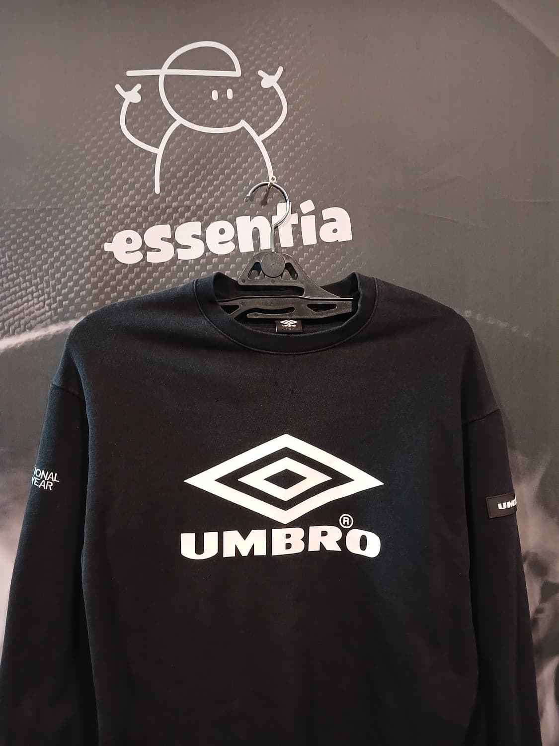 엄브로 빅로고 맨투맨 상품이미지2