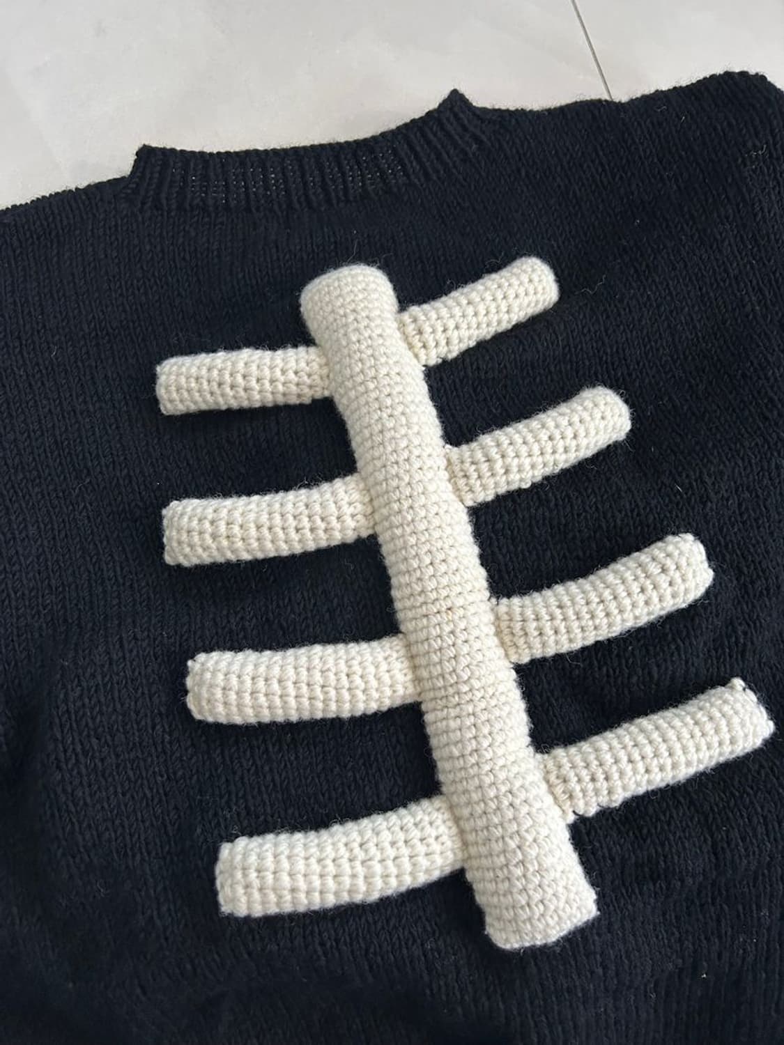 CREW NECK KNIT 3D BONE 크루넥 니트 3D 본 상품이미지7