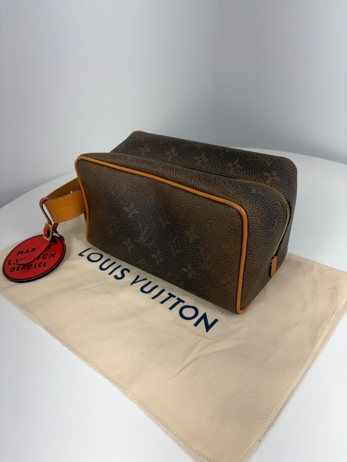 루이비통 M11765 락커 도프키트 파우치 상품이미지3