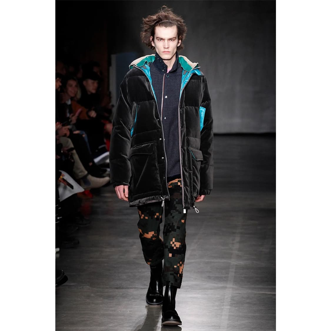 사카이 17aw 벨벳 패딩 파카 (오혁 착용) 상품이미지1