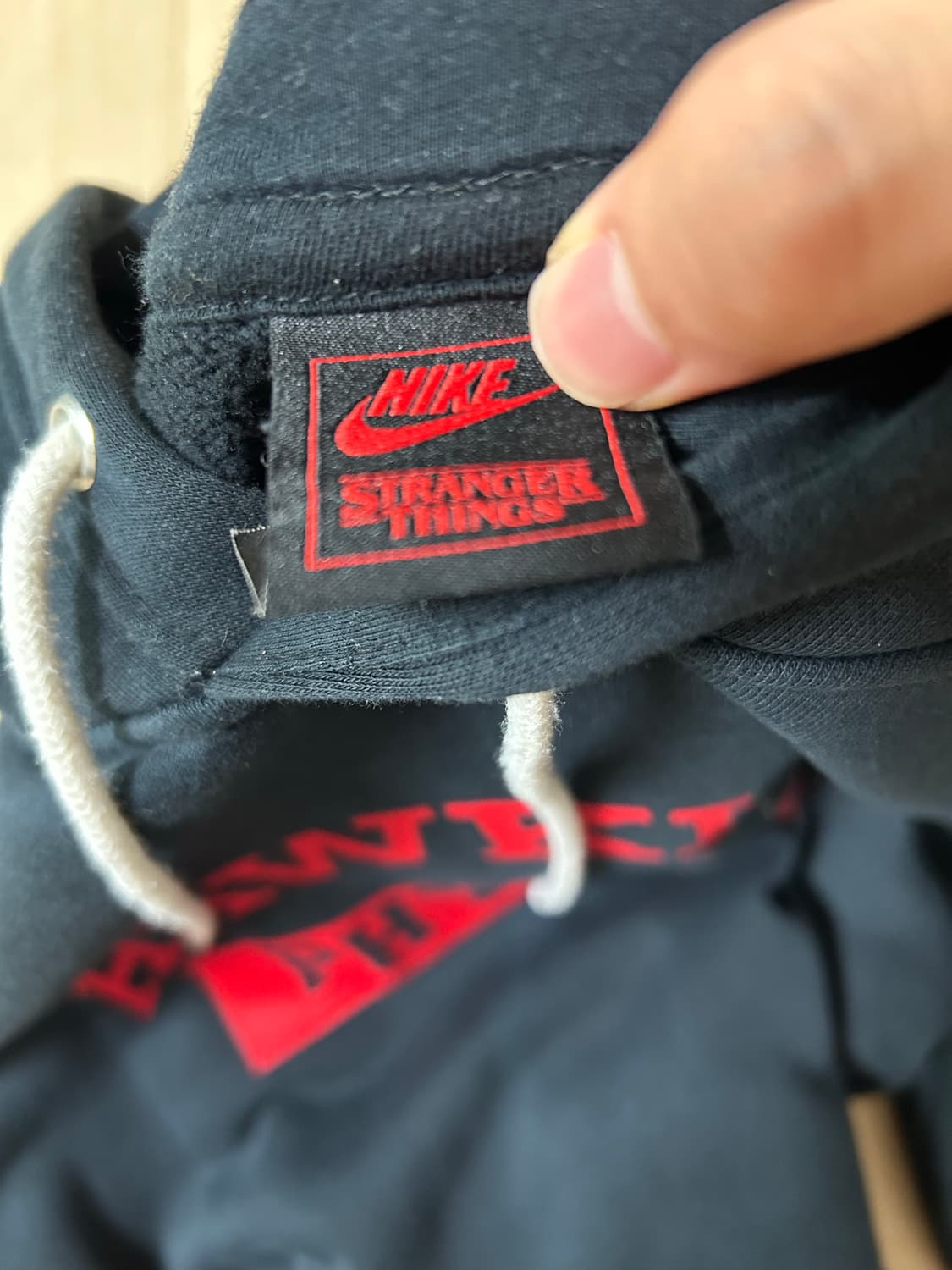 나이키x기묘한이야기 후디 상품이미지4