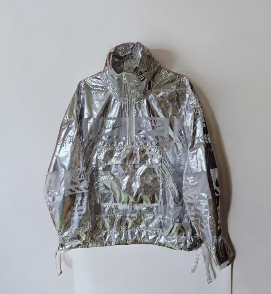 공용 나이키 실버 패턴 아노락 M 상품이미지1