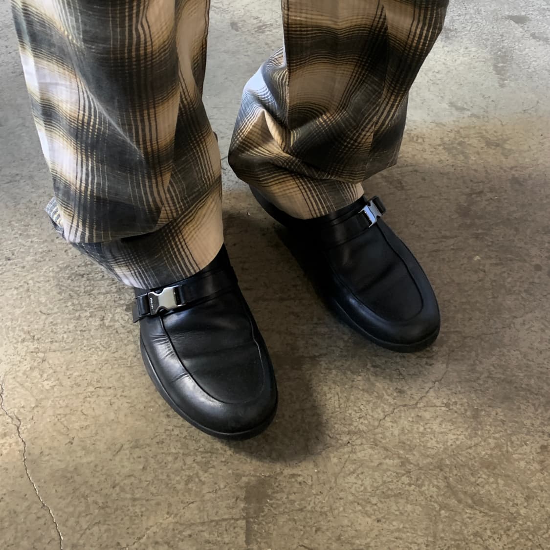 프라다 스포츠 버클 로퍼 상품이미지10