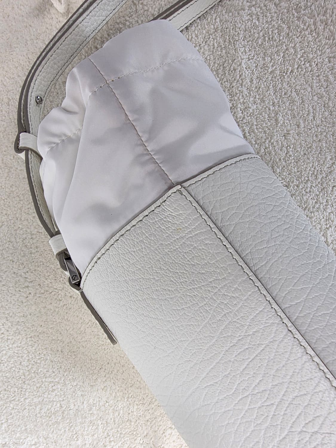 마르지엘라 미니 버킷백 화이트 상품이미지3