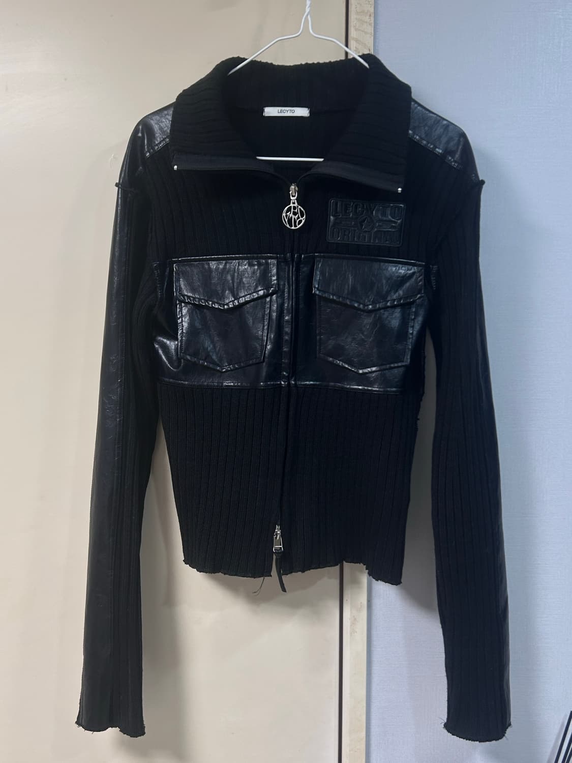 lecyto Fabric Mix Neck Zip Up_[Black] se 상품이미지1