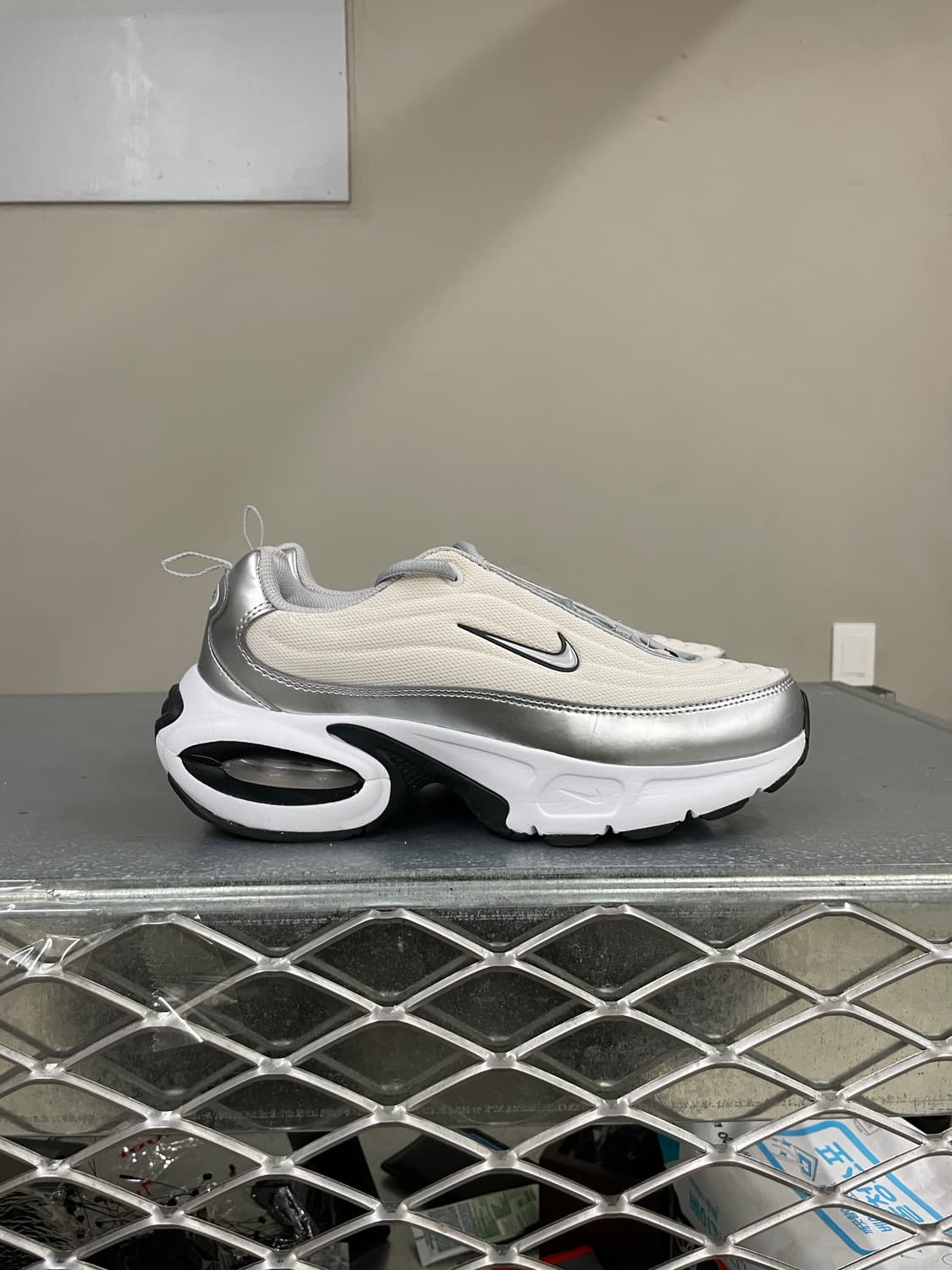 나이키 에어맥스 셔틀 245 상품이미지4