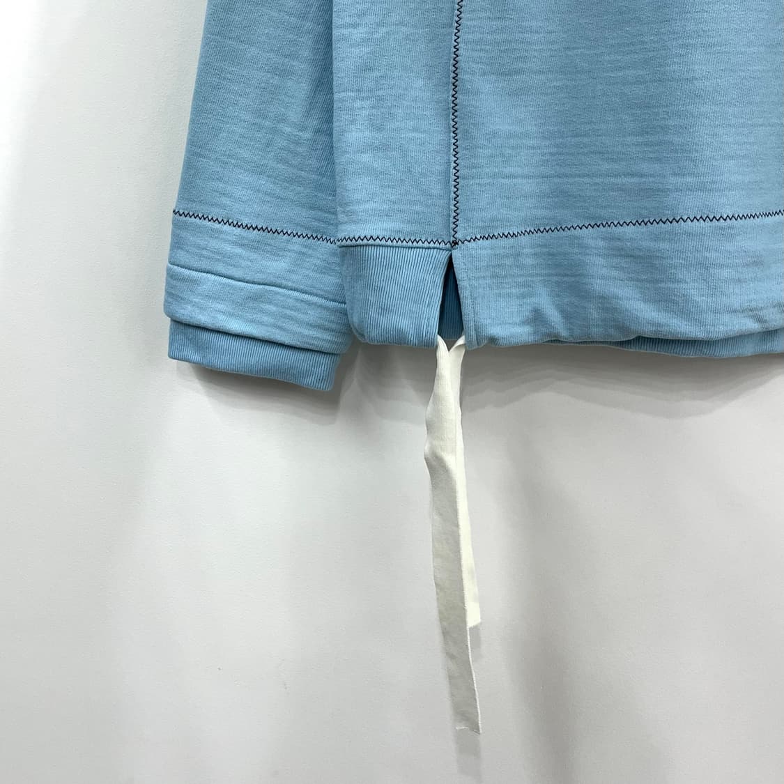 (유일매물) 오니츠카타이거 자수로고 하늘색 맨투맨 상품이미지5