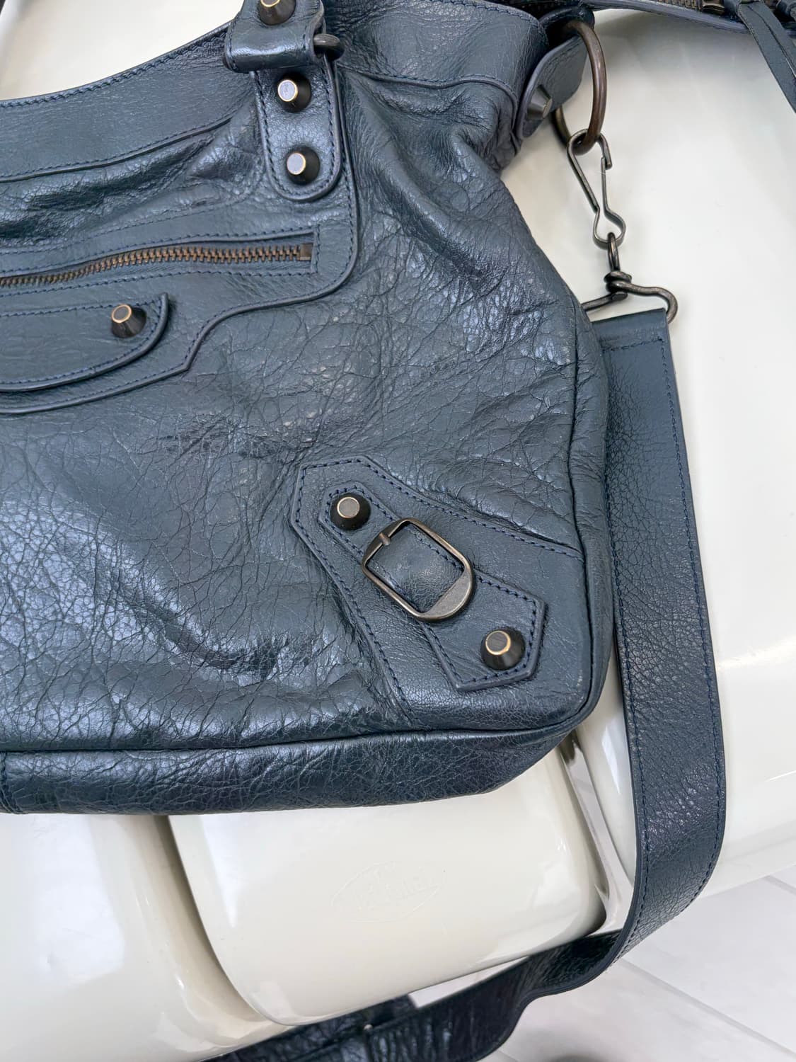 [A 정품] 발렌시아가 시티 모터백 타운 다크그레이 상품이미지9