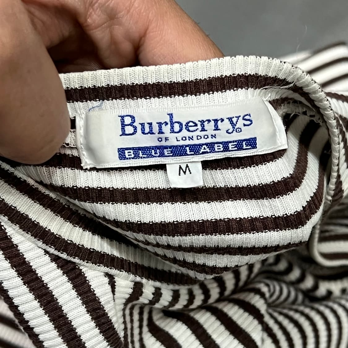  버버리 블루라벨 스트라이프 하프 니트 y16211 상품이미지6