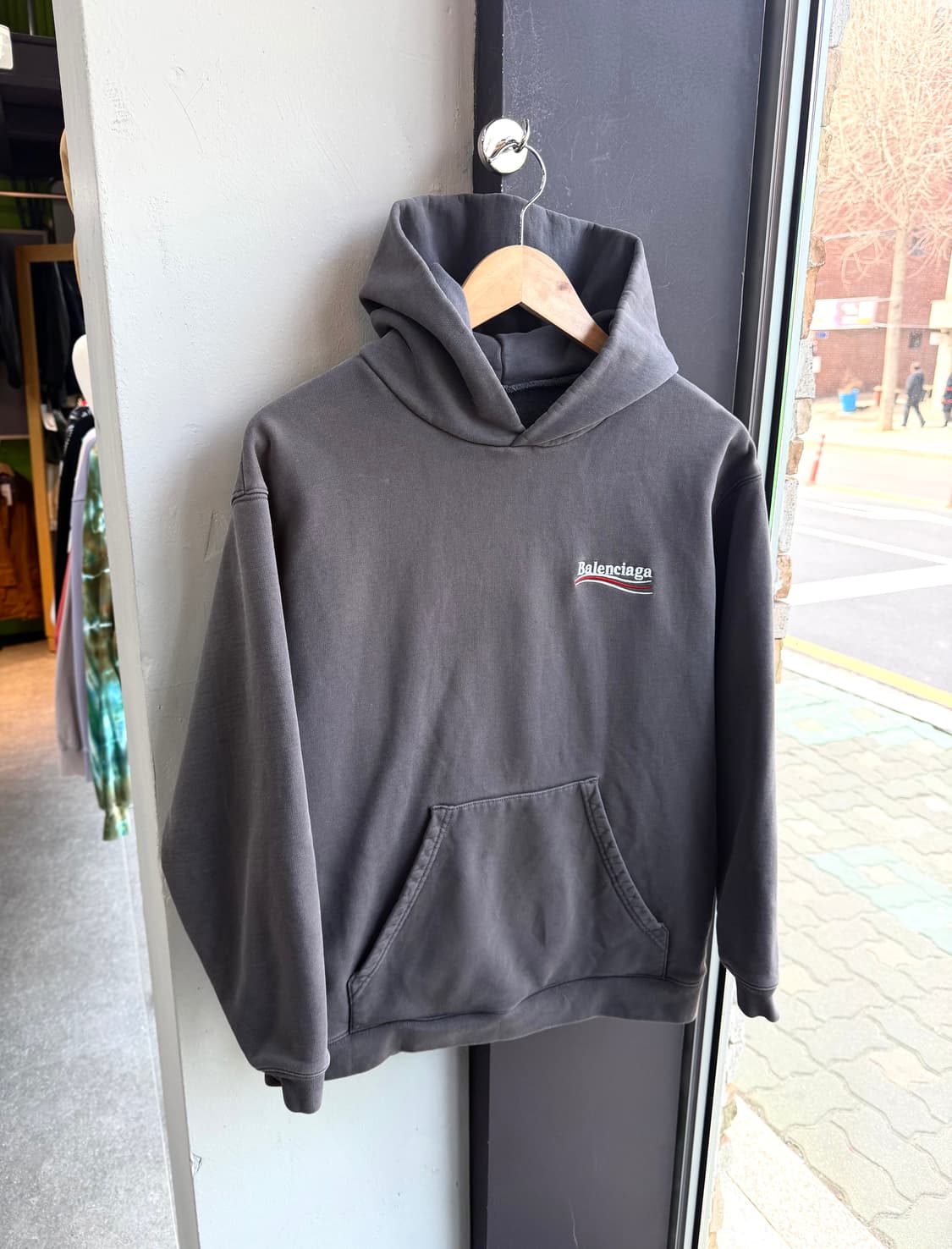 XS/ 발렌시아가 자수 웨이브 로고 후드티 상품이미지2