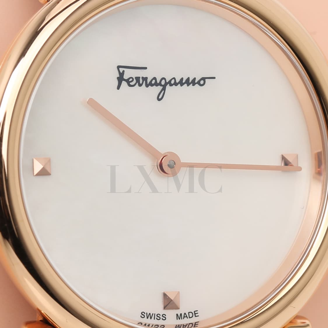 페라가모 간치노 워치 화이트 마더오브펄 간치니가죽시계 SFIY006 상품이미지7