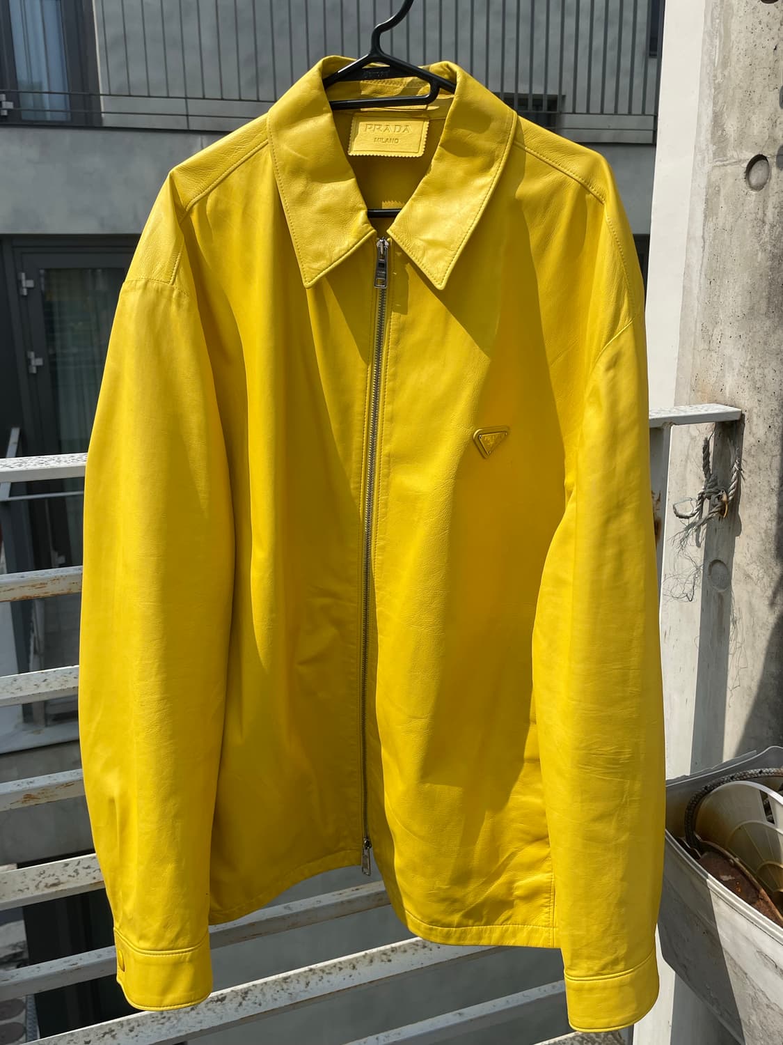 프라다 sunny yellow nappa leather jacket 상품이미지2