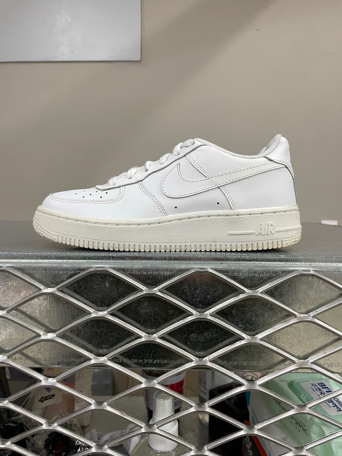 나이키 에어포스1 트리플 화이트 225 상품이미지1