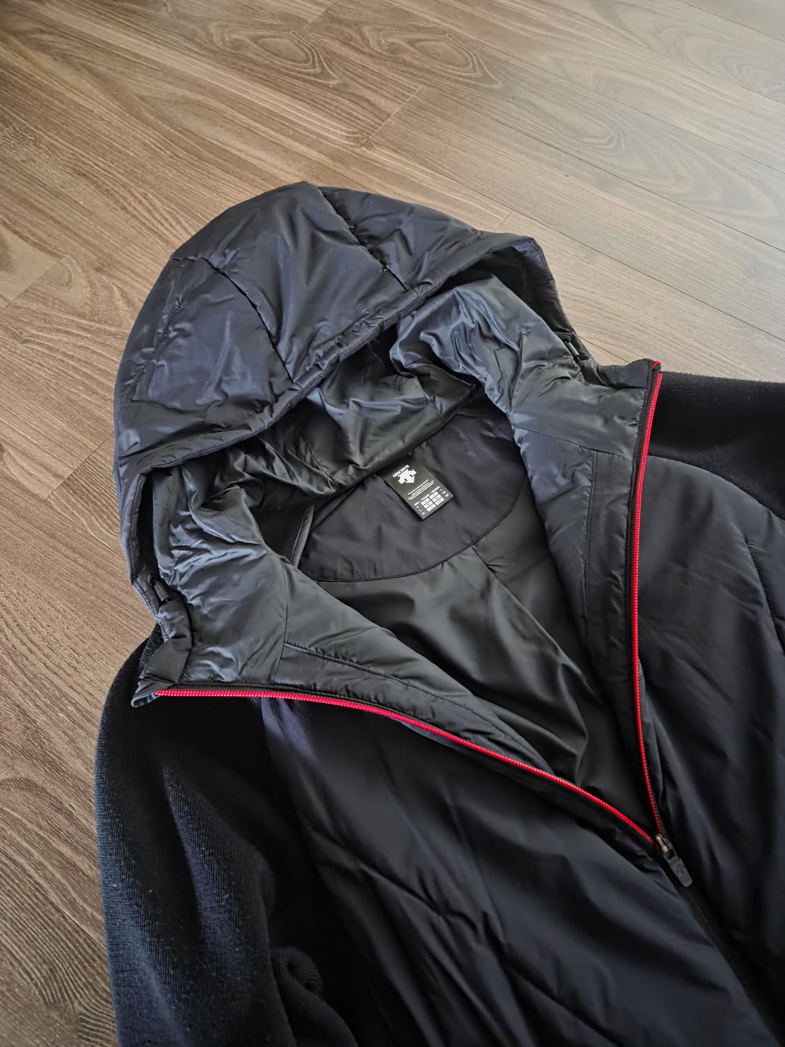 데상트 경량패딩 상품이미지3