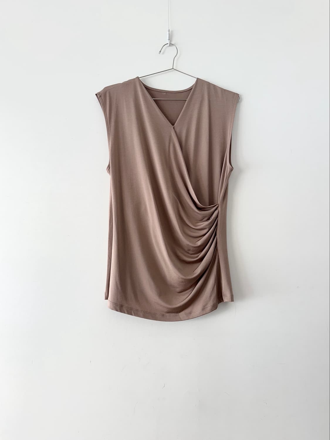 Shirring asymmetric basic sleeve 상품이미지1