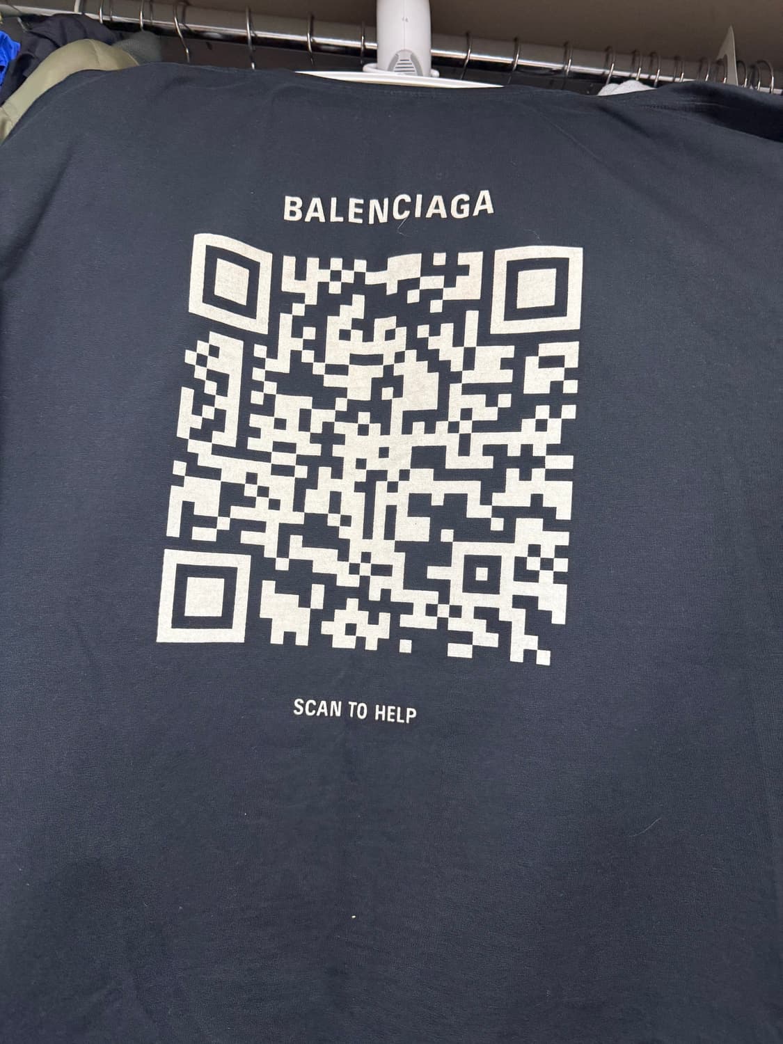 발렌시아가 서포트 우크라이나 롱슬리브 티셔츠 블랙 상품이미지5