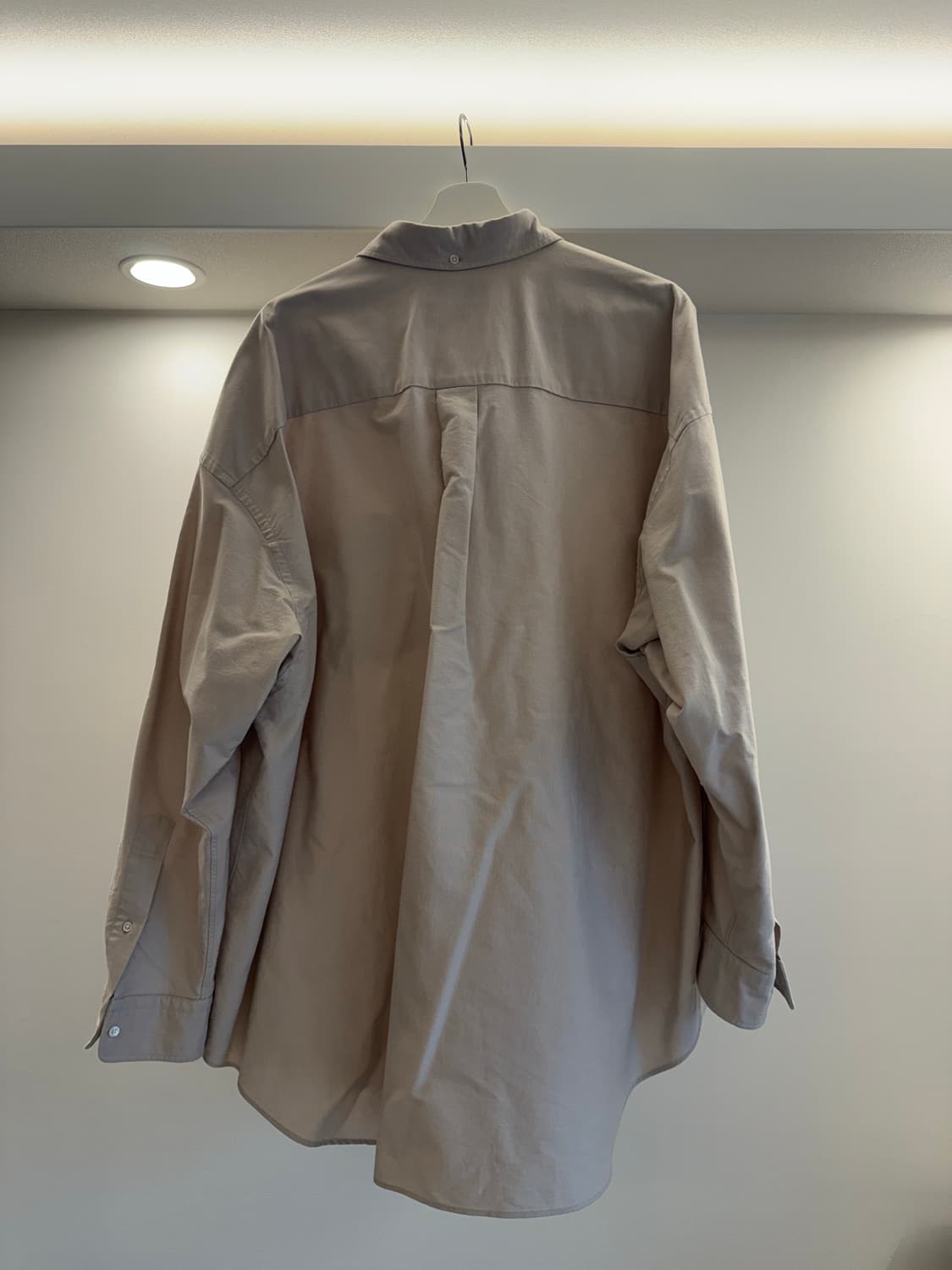 그라프페이퍼 옥스포드 L/S 오버사이즈 B.D셔츠(에크루) 상품이미지3