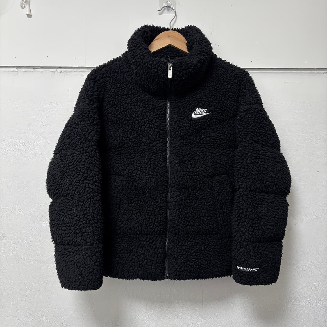 나이키 블랙 써마핏 쉐르파 패딩 상품이미지1