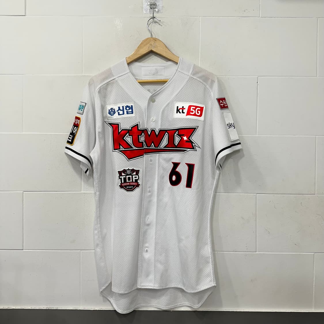 KT위즈 어센틱 유한준 유니폼 상품이미지1