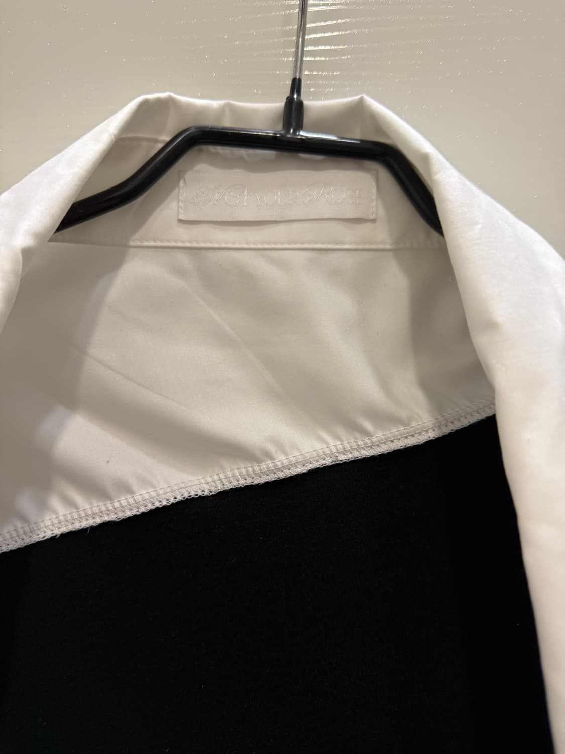 낫유어로즈 릴리탑 블랙 M 판매합니다 상품이미지7