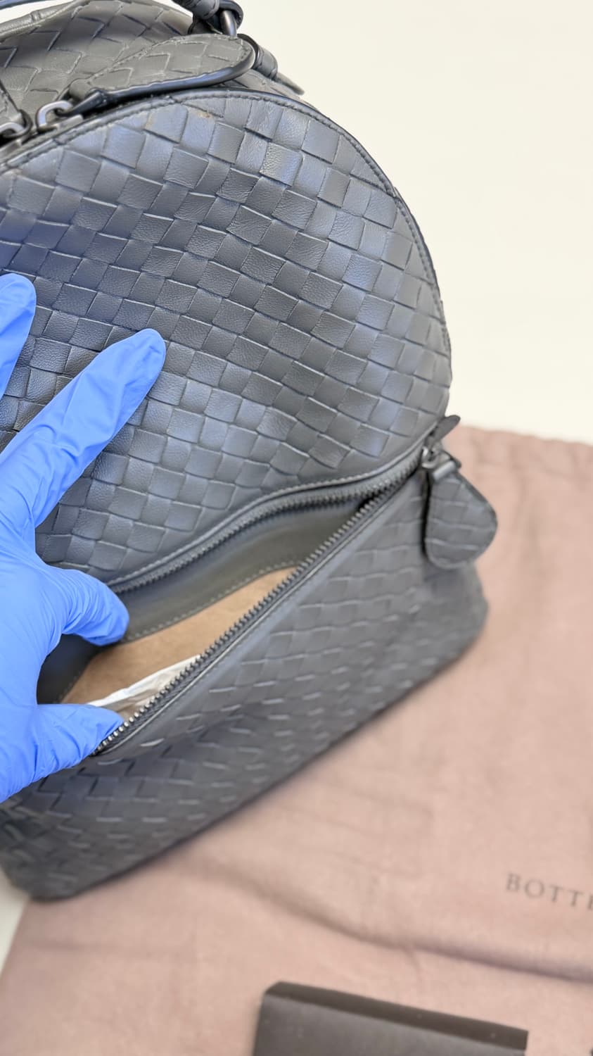 택달린 새상품) 보테가베네타 인트레치아토 백팩 그레이 정가 490만원 상품이미지9