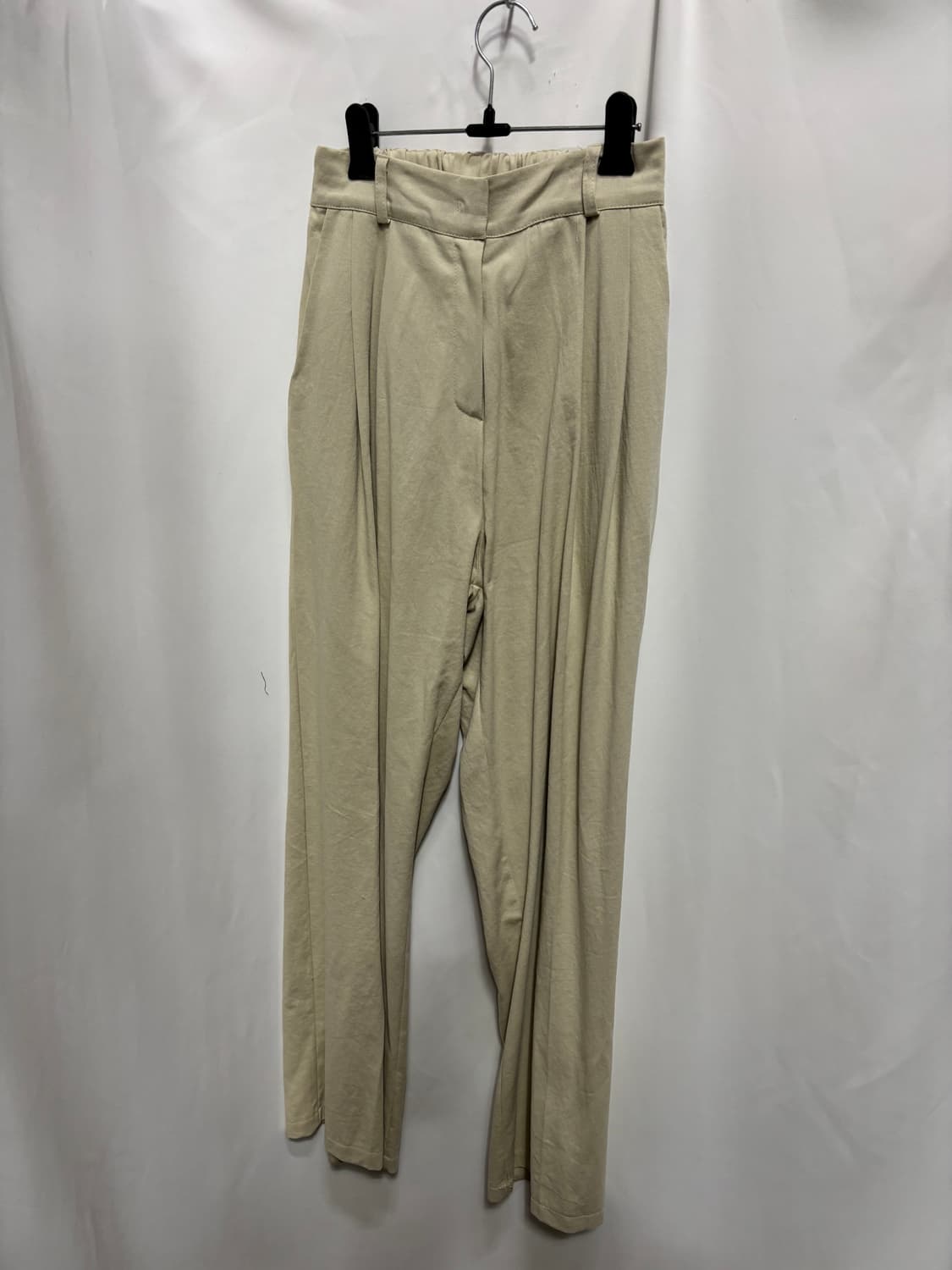 뒷허리 밴딩 베이지 핀턱 와이드 팬츠 상품이미지1