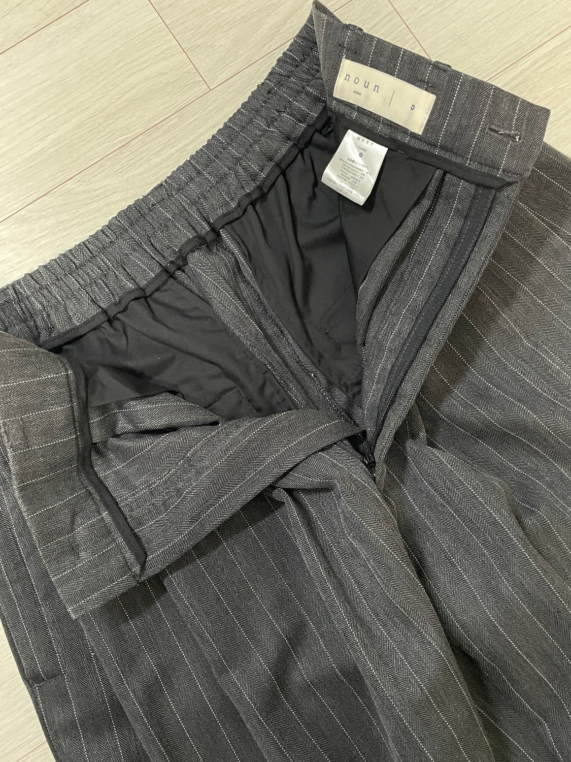 [0] 노운 와이드 테이퍼드 스트라이프 팬츠 상품이미지3