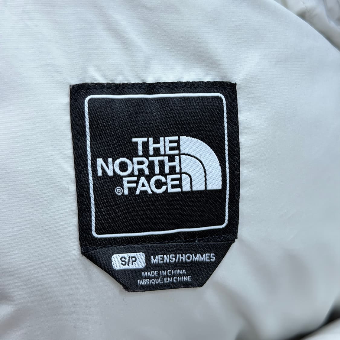 노스페이스 해외판 한정판 도트 땡땡이 태극기 코리아 눕시700패딩 화이트 상품이미지5