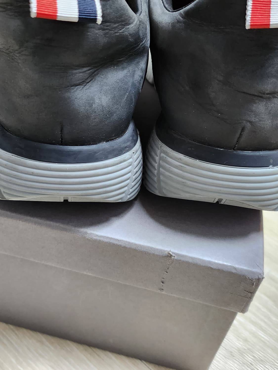 톰브라운 스니커즈 EU43 사이즈 상품이미지5