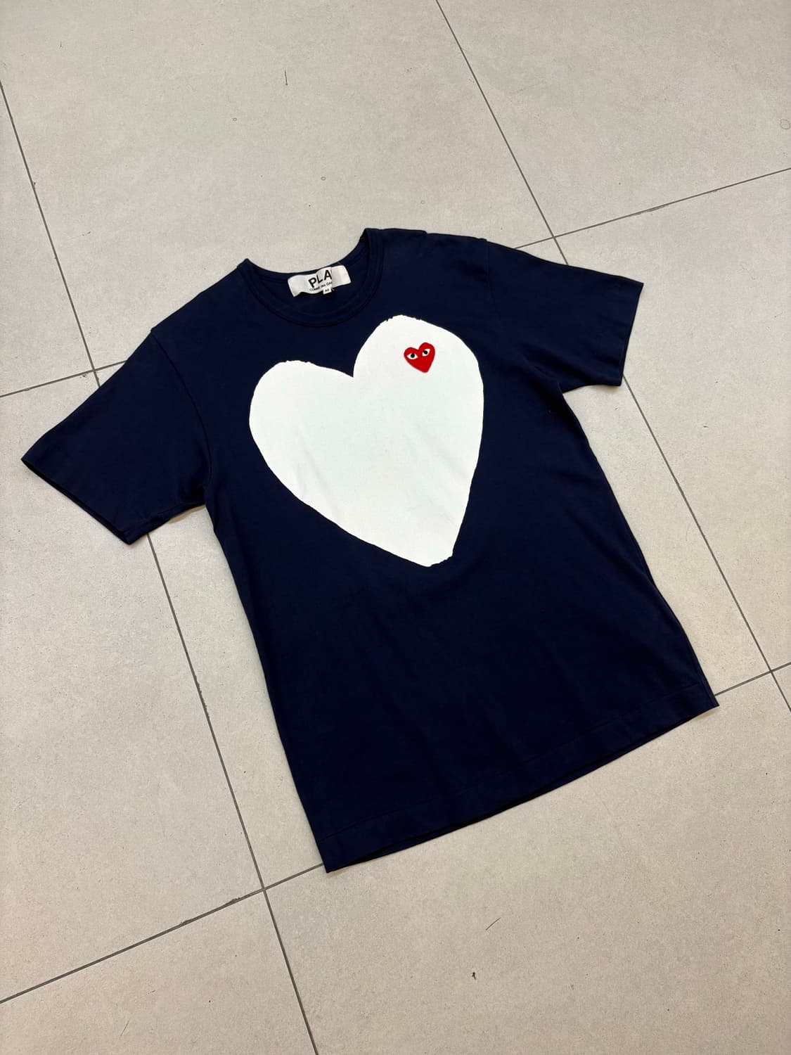 꼼데가르송 PLAY 화이트하트 티셔츠 상품이미지3