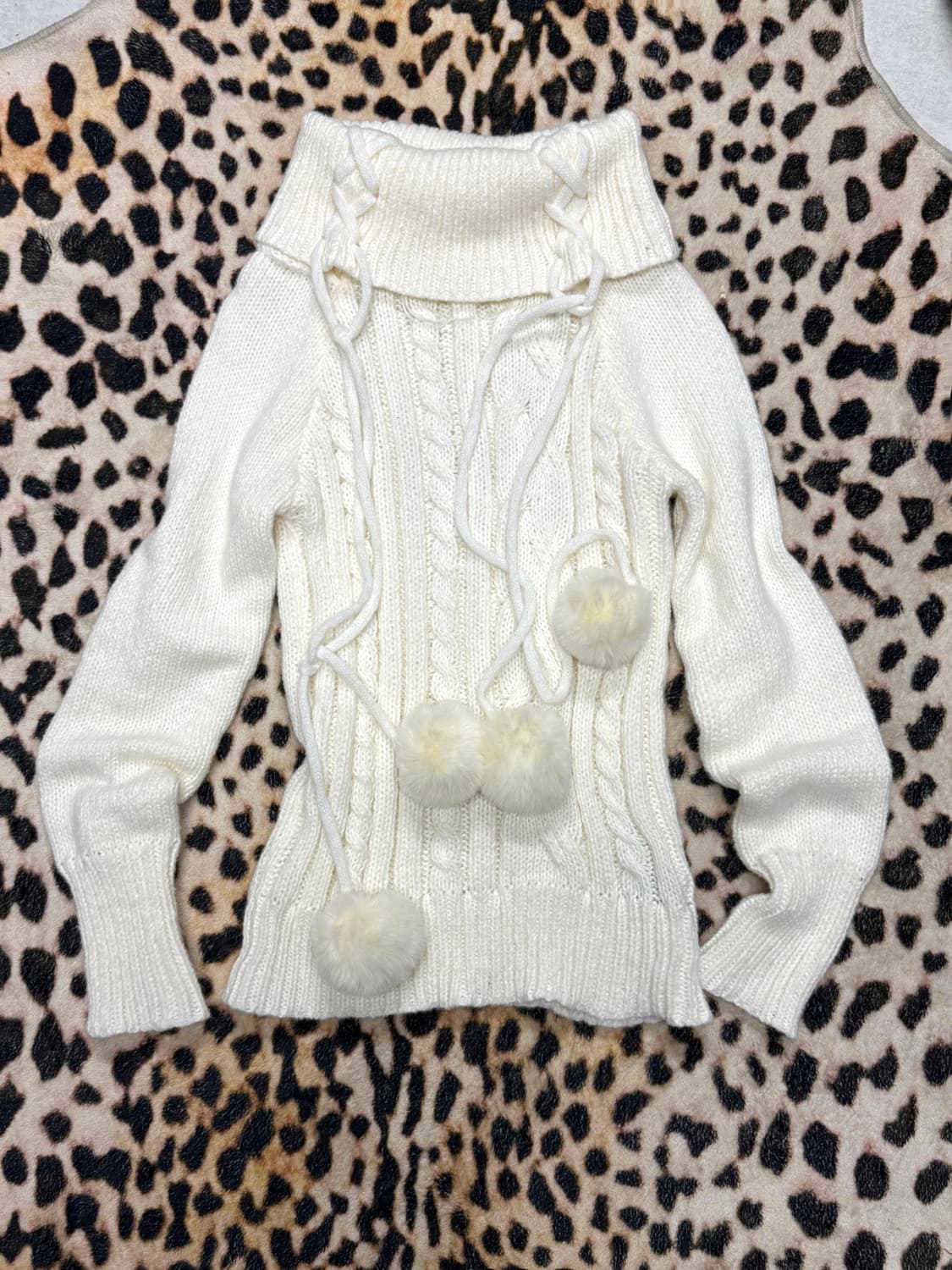 갸루 코르셋 하이넥 폼폼이 니트 상품이미지1