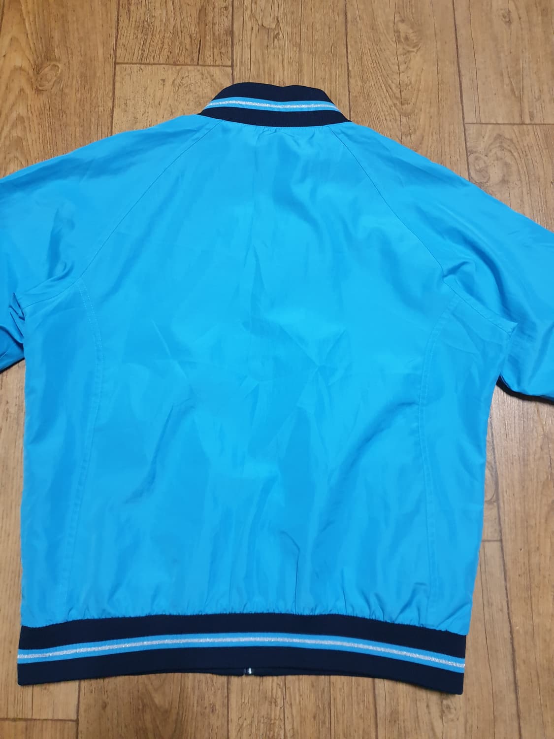 1137 아식스 운동복 바람막이 105 사이즈입니다 상품이미지5