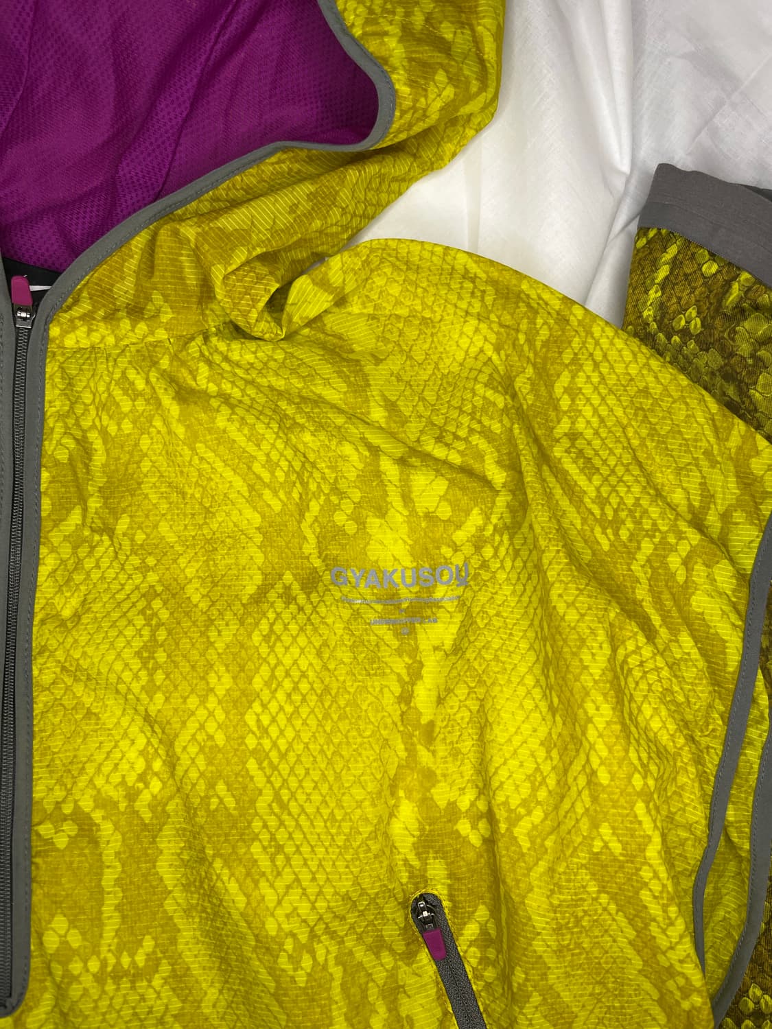 나이키 x 언더커버 갸쿠소우 스네이크 패턴 러닝 셋업 상품이미지4