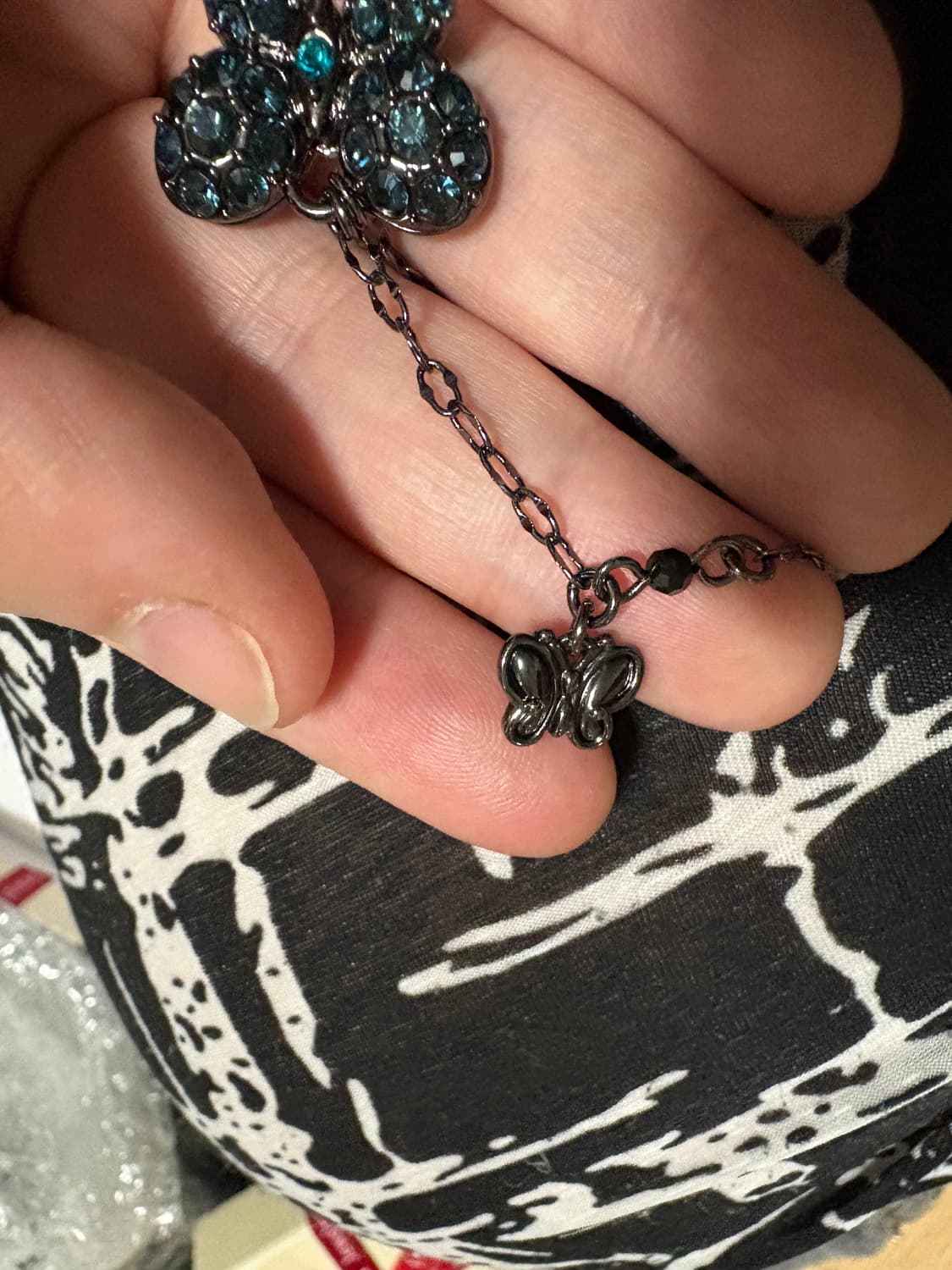 안나수이 블랙체인 나비 목걸이 상품이미지3