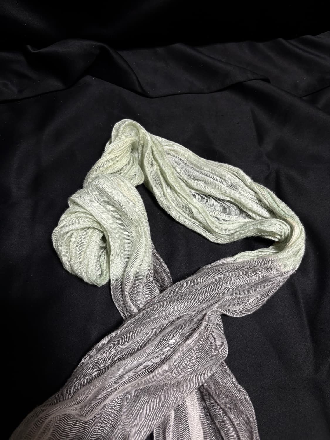 “Unknown” Grey&Green Scarf 상품이미지4