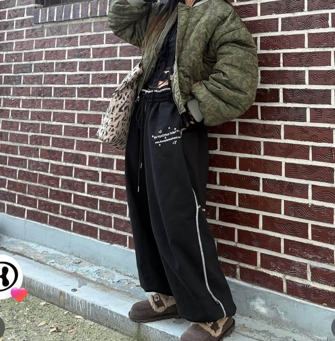 더미스테리어스호텔 레터링 팬츠 상품이미지1