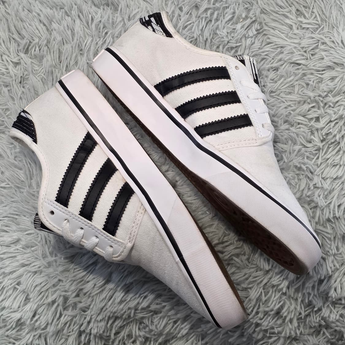 2q-17:아디다스 오리지널스 캔버스 로우 스니커즈(230mm)-상태굿 상품이미지7