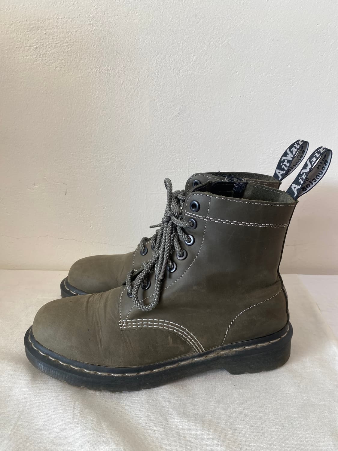 닥터마틴 1460 카키집업 상품이미지4