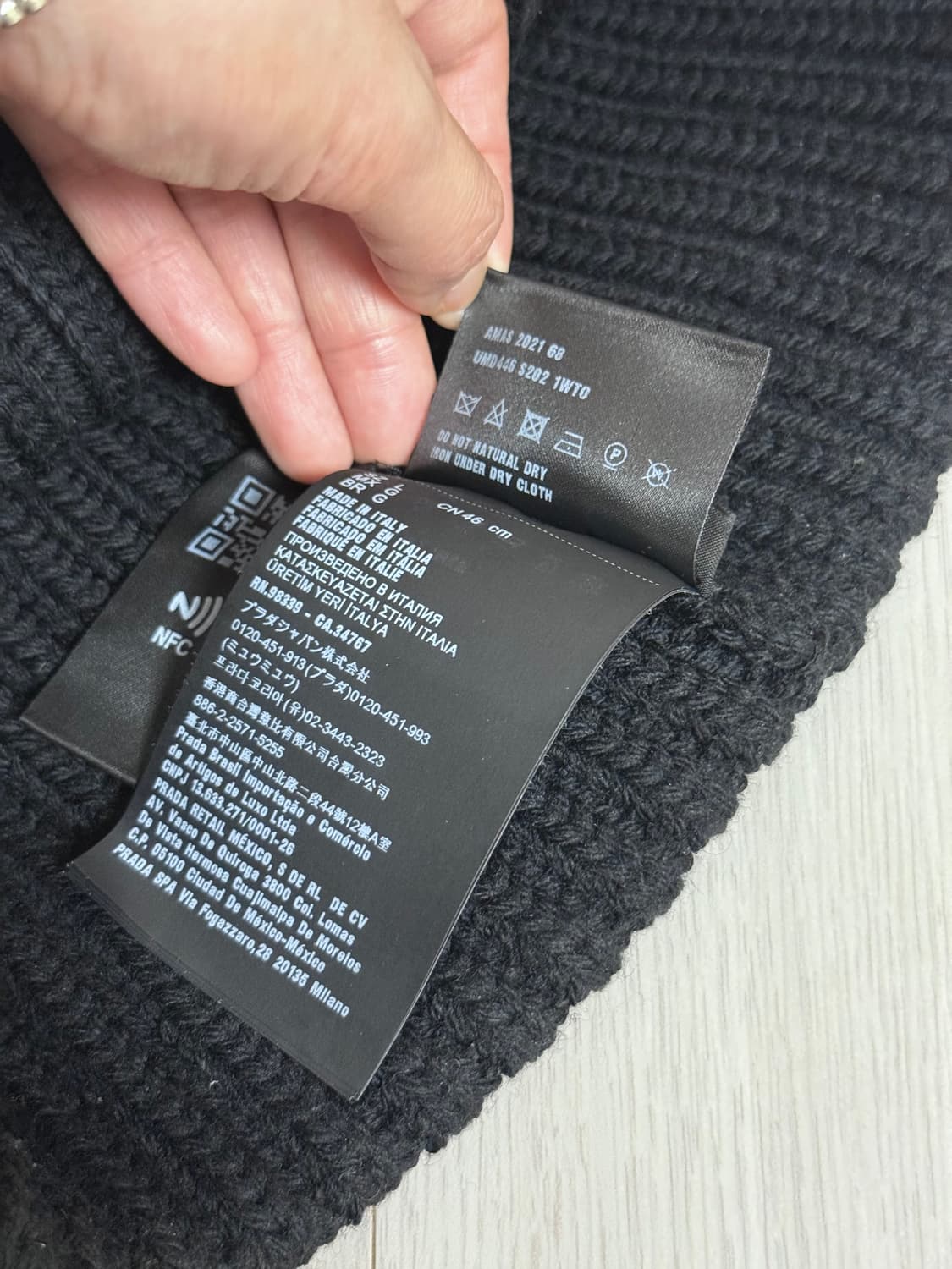 [L] 프라다 리나일론 비니 니트 모자 블랙 상품이미지5