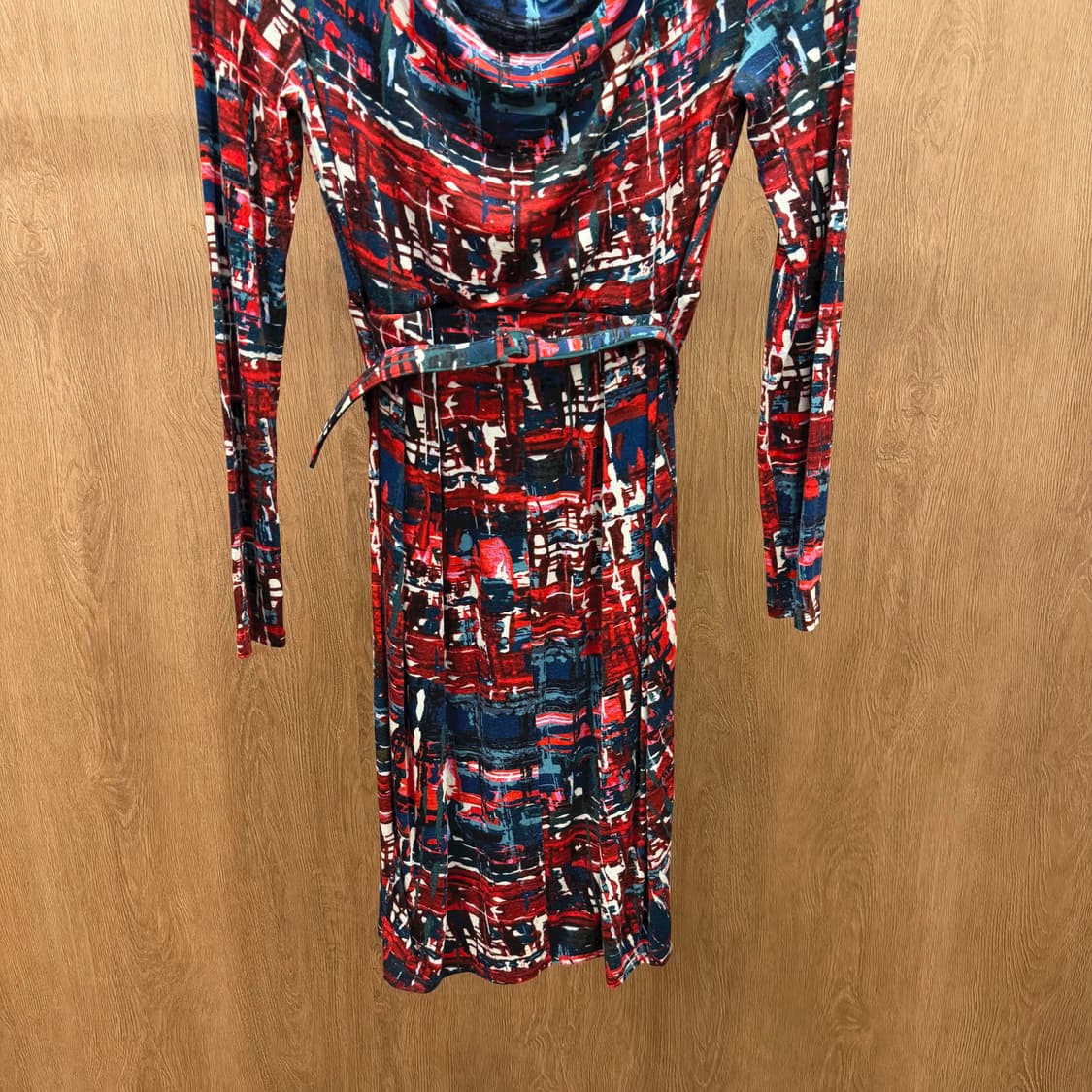 막스마라 위켄드 원피스 드레이프 넥 아트워크 프린팅 벨트 디테일 레드 상품이미지5