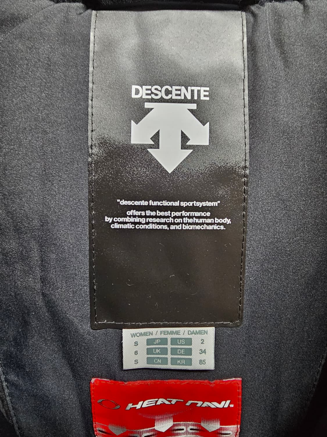 데상트 여성 구스롱패딩 85 상품이미지3