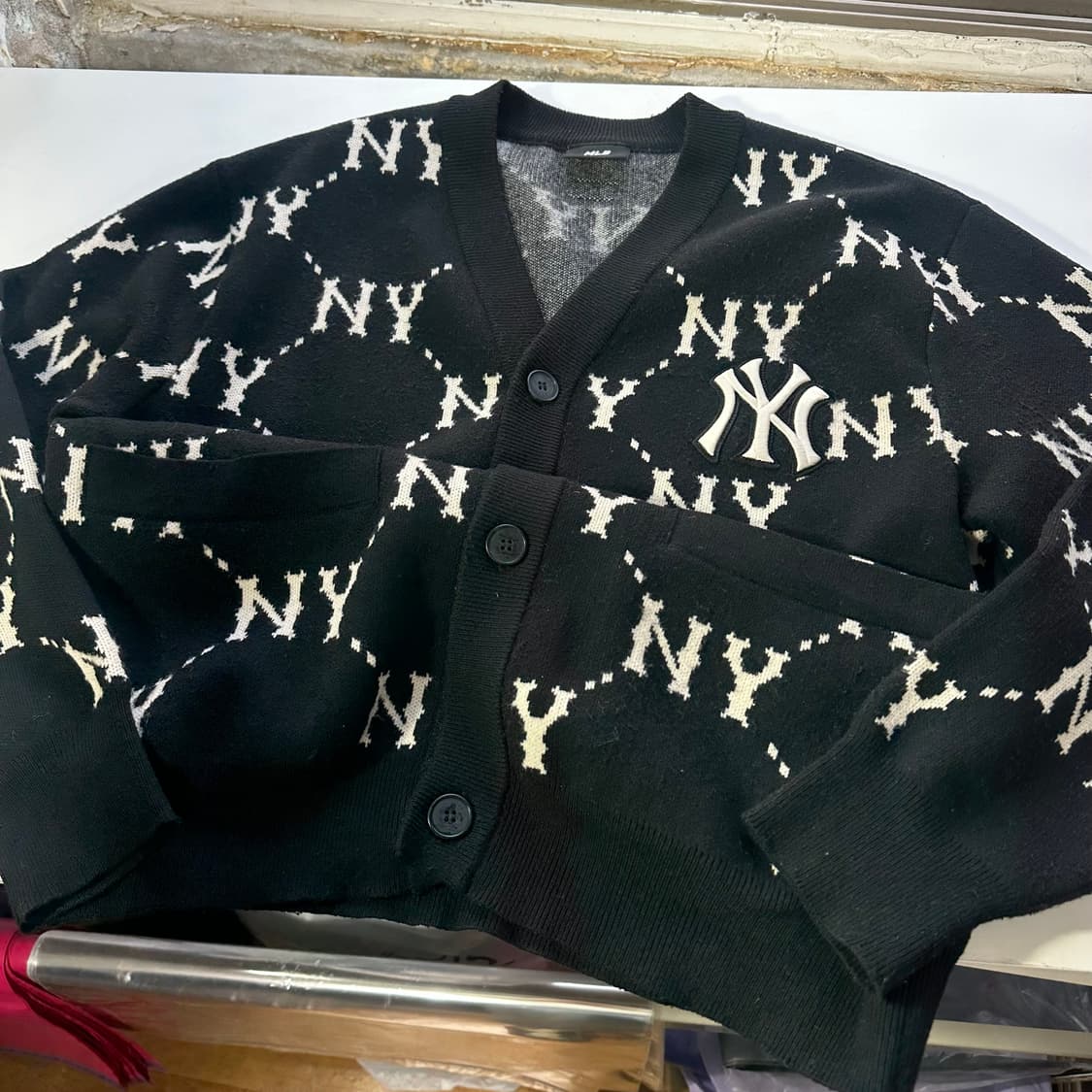 M 100 MLB 블랙 NY로고 캐시미어혼방 루즈핏 가디건 상품이미지1