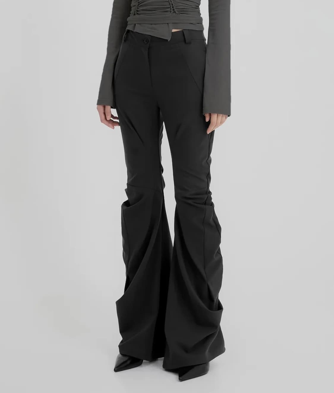 (새상품)플레어업 asymmetrical drape pants black 상품이미지1