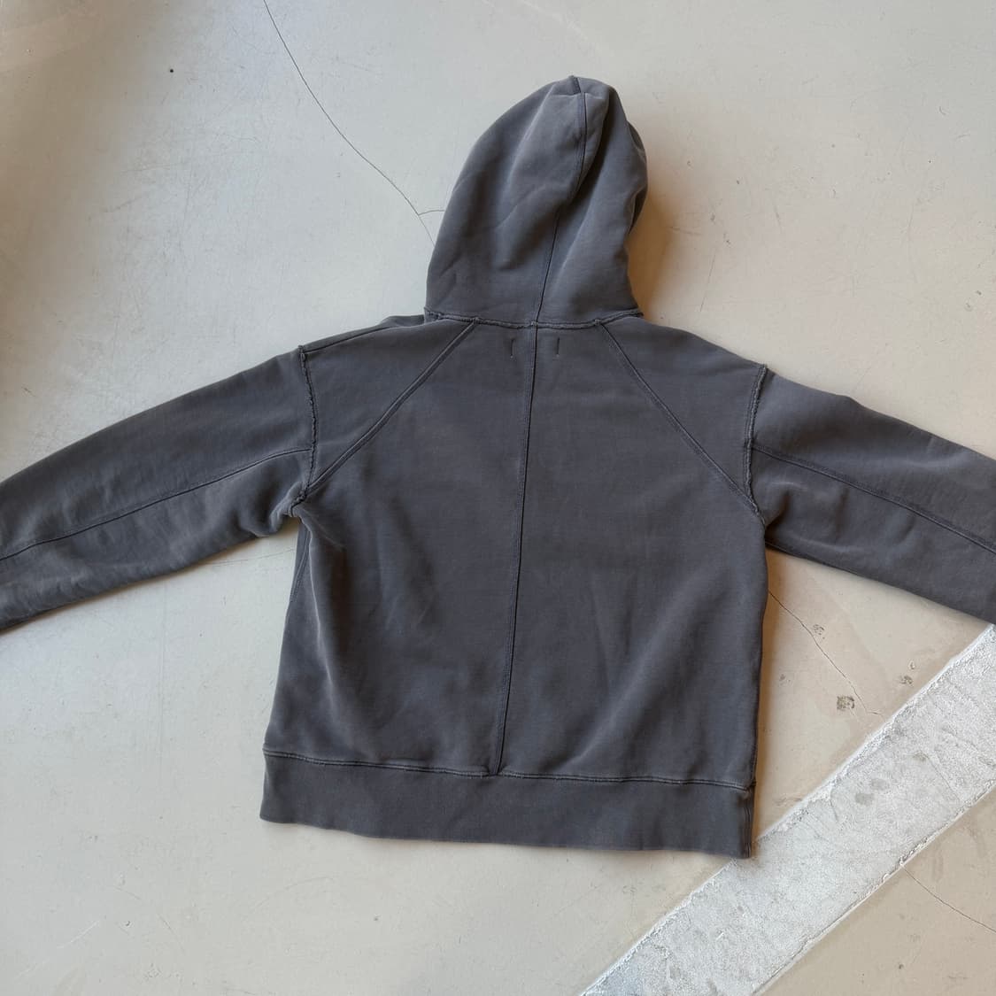 엠부쉬 피그먼트 컷오프 후드 상품이미지5