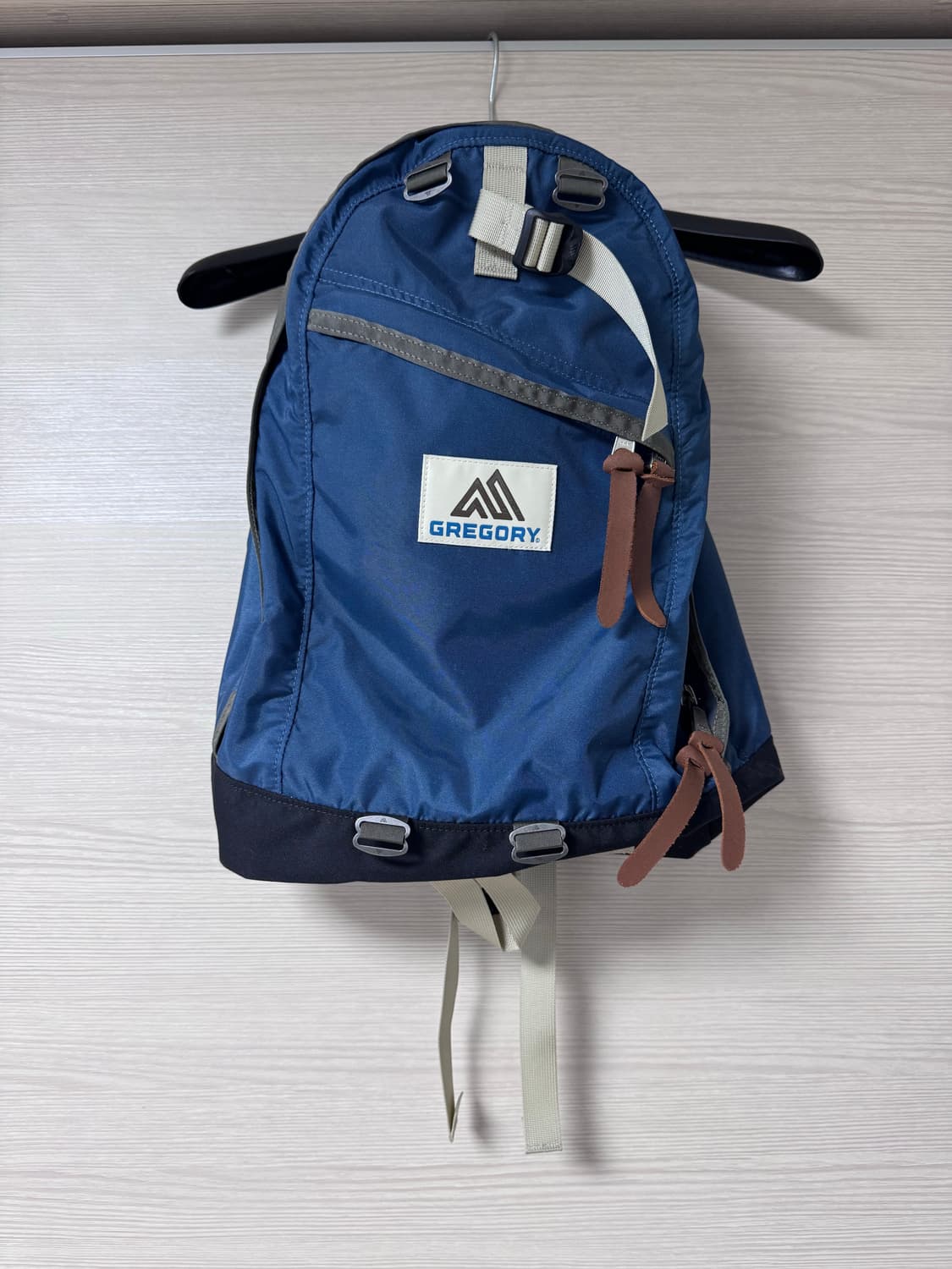 그레고리x디스이즈네버댓 데이팩 라이트 네이비 상품이미지1