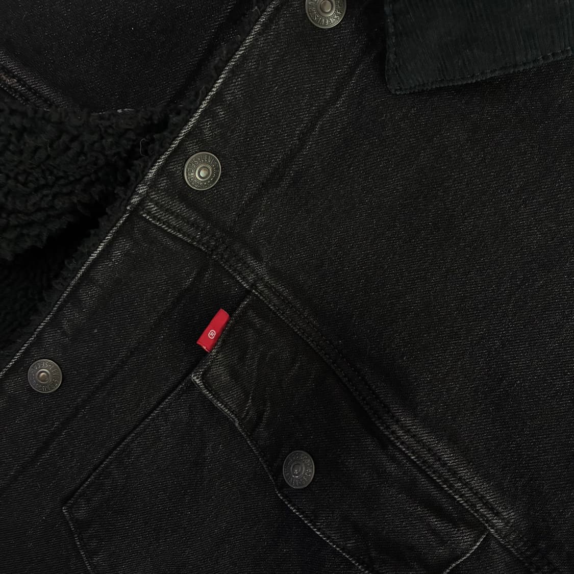 Levi's  리바이스 엔지니어드 진 블랙 쉐르파 데님 자켓 상품이미지4