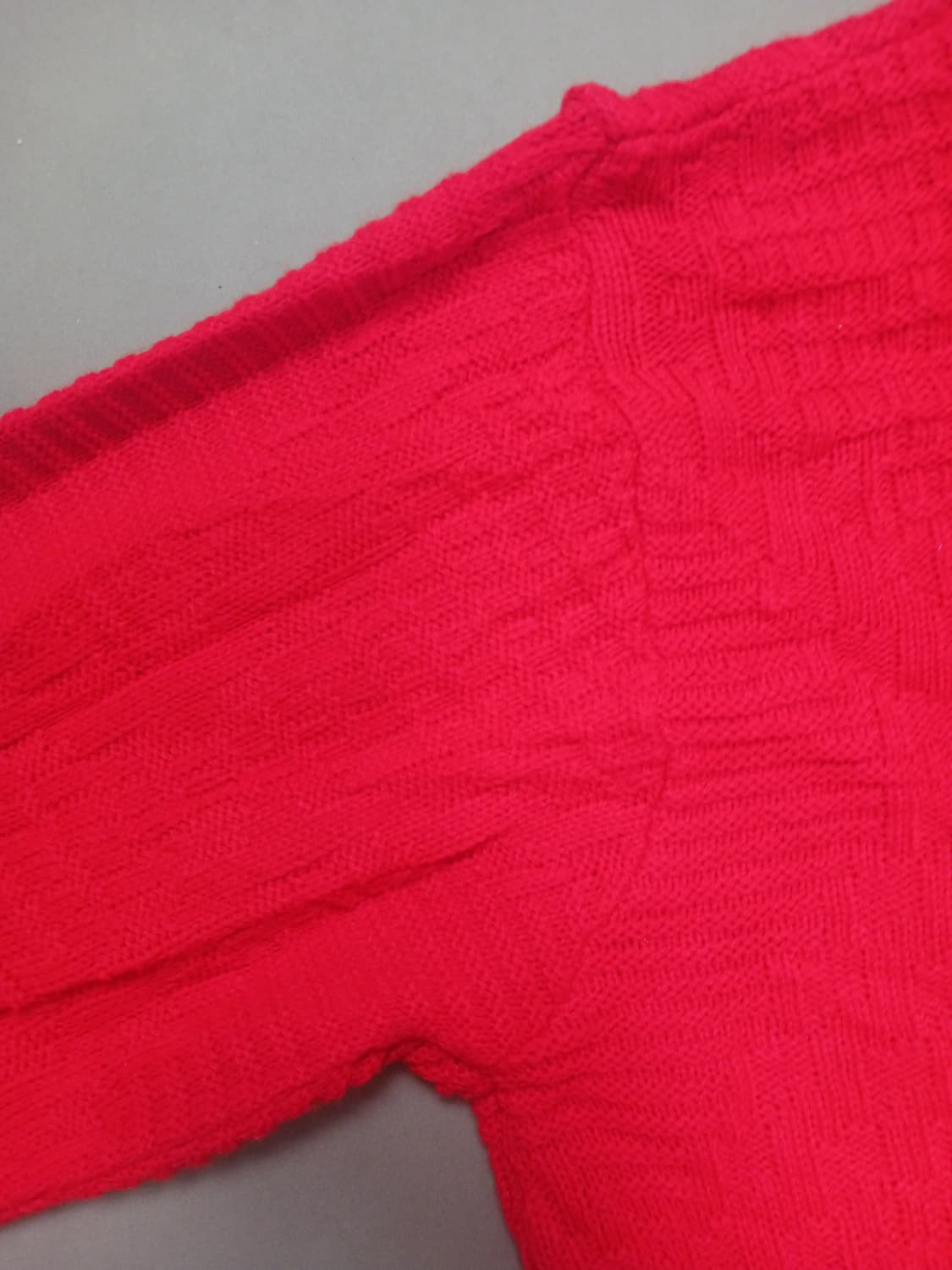 [L] 익스프레션스 레드 패턴 브이넥 니트 스웨터 상품이미지10