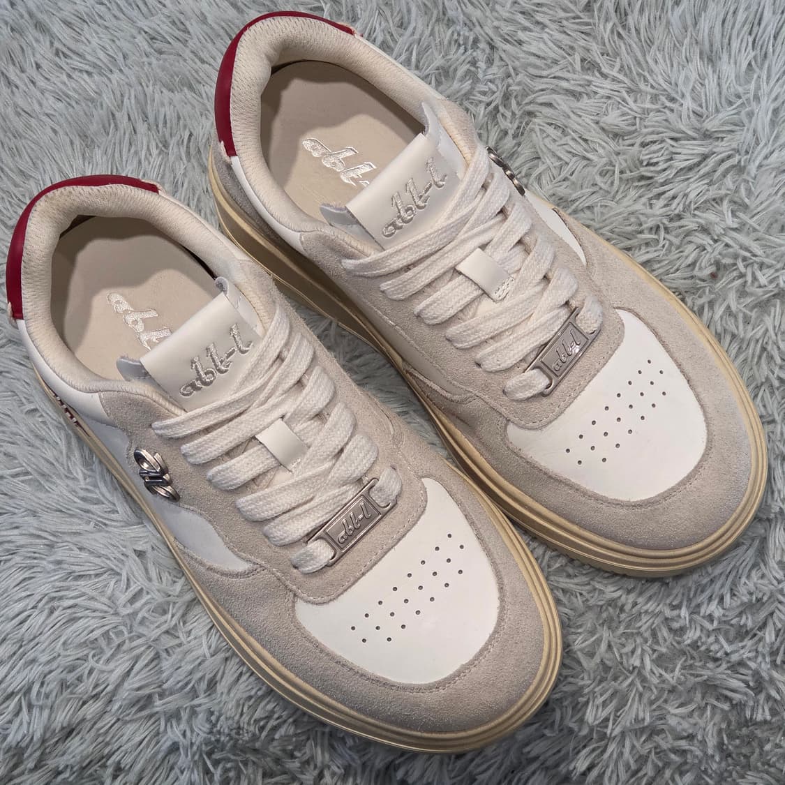 4q-19:abl-l 로우 컷 스웨이드 스니커즈 화이트/그레이 (245m 상품이미지6