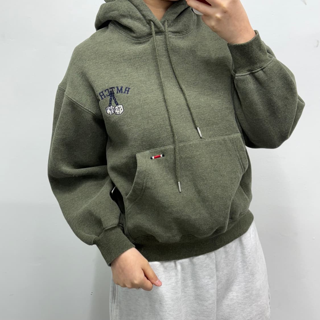 [S] 로맨틱크라운 카키 후드티 상품이미지2