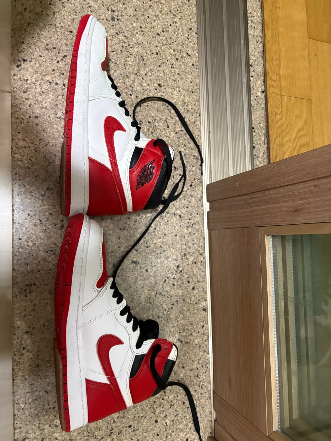 조던1 레트로 하이 OG 헤리티지 상품이미지2